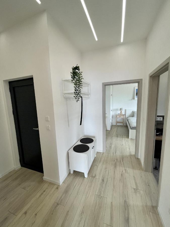 Lambda Holiday Apartments 예세니체 외부 사진