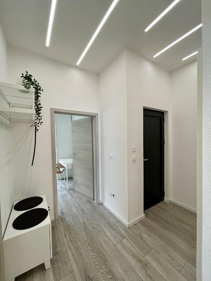 Lambda Holiday Apartments 예세니체 외부 사진