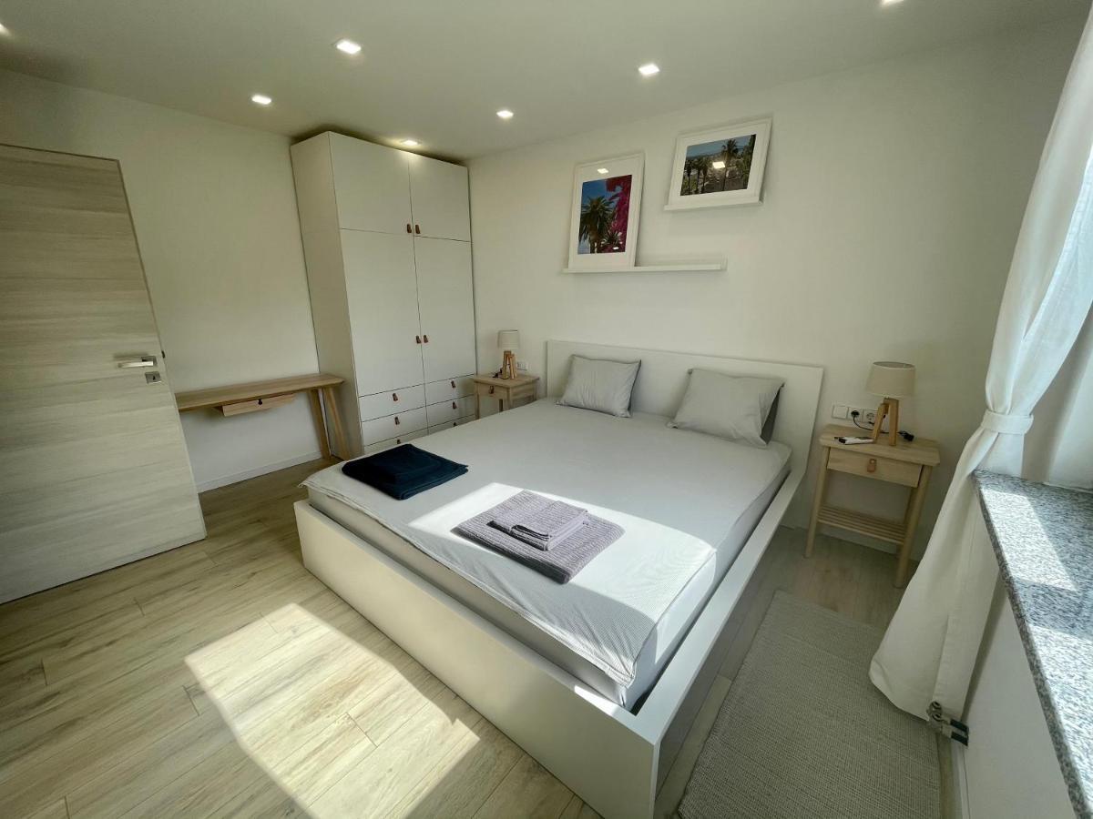Lambda Holiday Apartments 예세니체 외부 사진