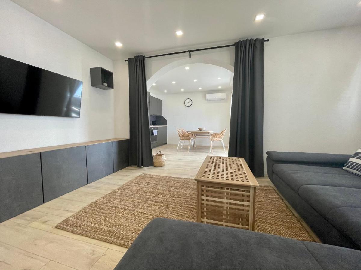 Lambda Holiday Apartments 예세니체 외부 사진